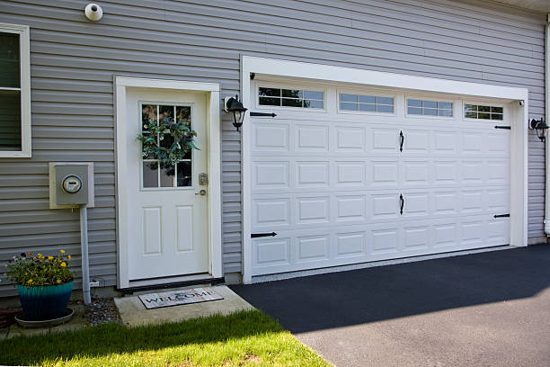 24/7 Emergency Garage Door Panel Replacement experts in Rib Mountain, WI